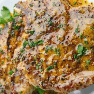 Entrecôte de porc avec une sauce à l’ancienne